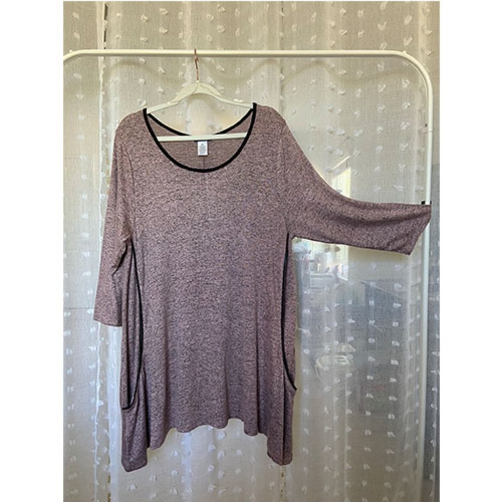 #3 Cozy Mauve side leather trim pocket tee - curve size